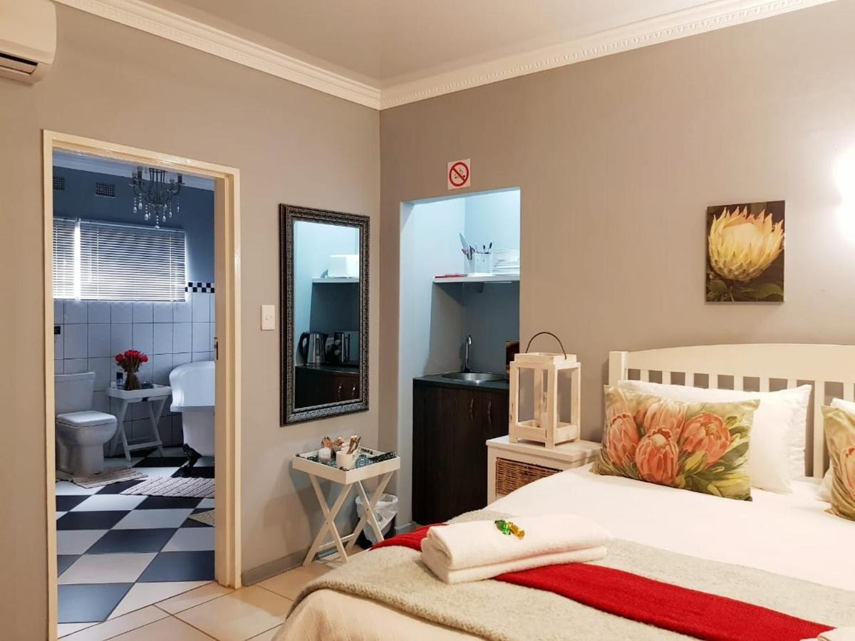 Graceland Guesthouse Почефструм Экстерьер фото