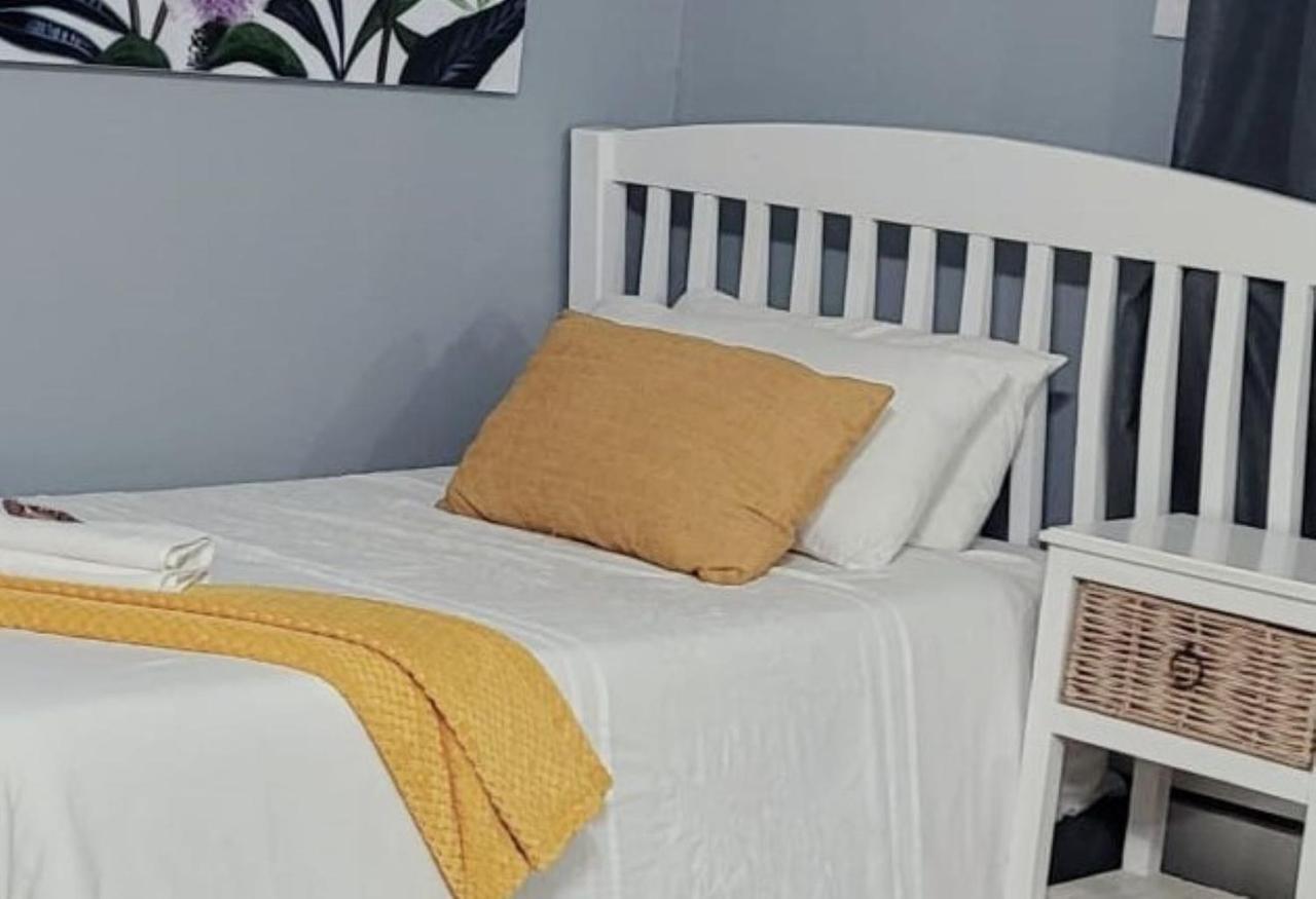 Graceland Guesthouse Почефструм Экстерьер фото