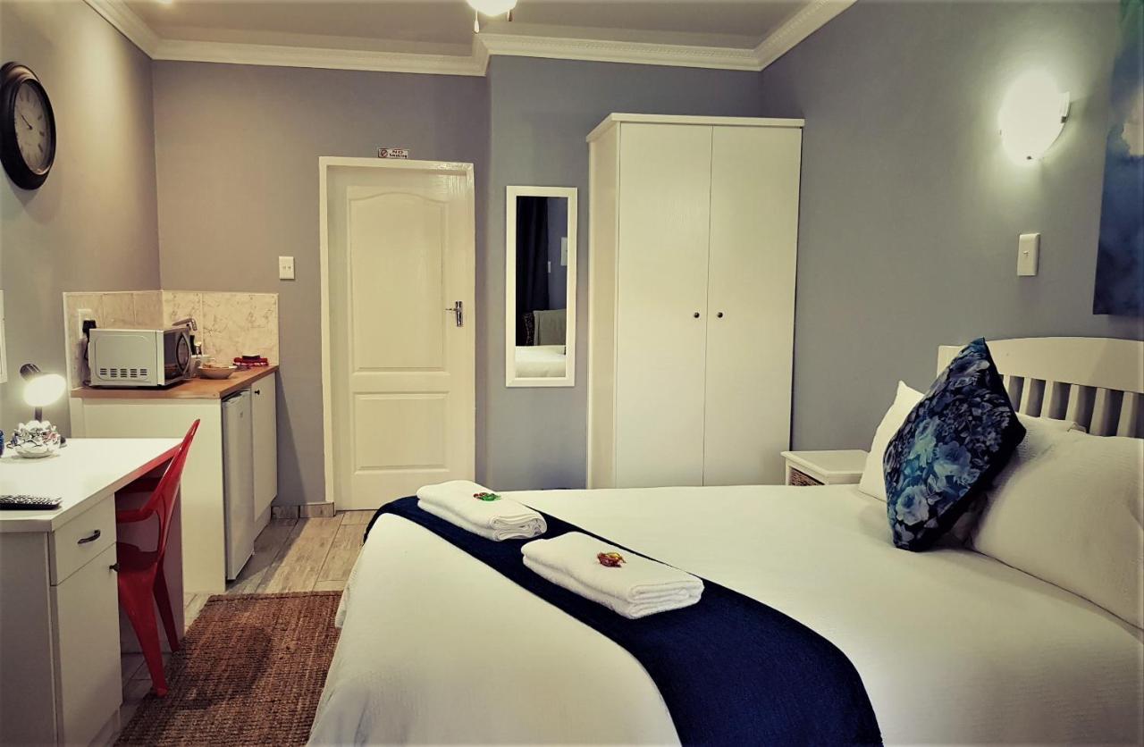 Graceland Guesthouse Почефструм Экстерьер фото