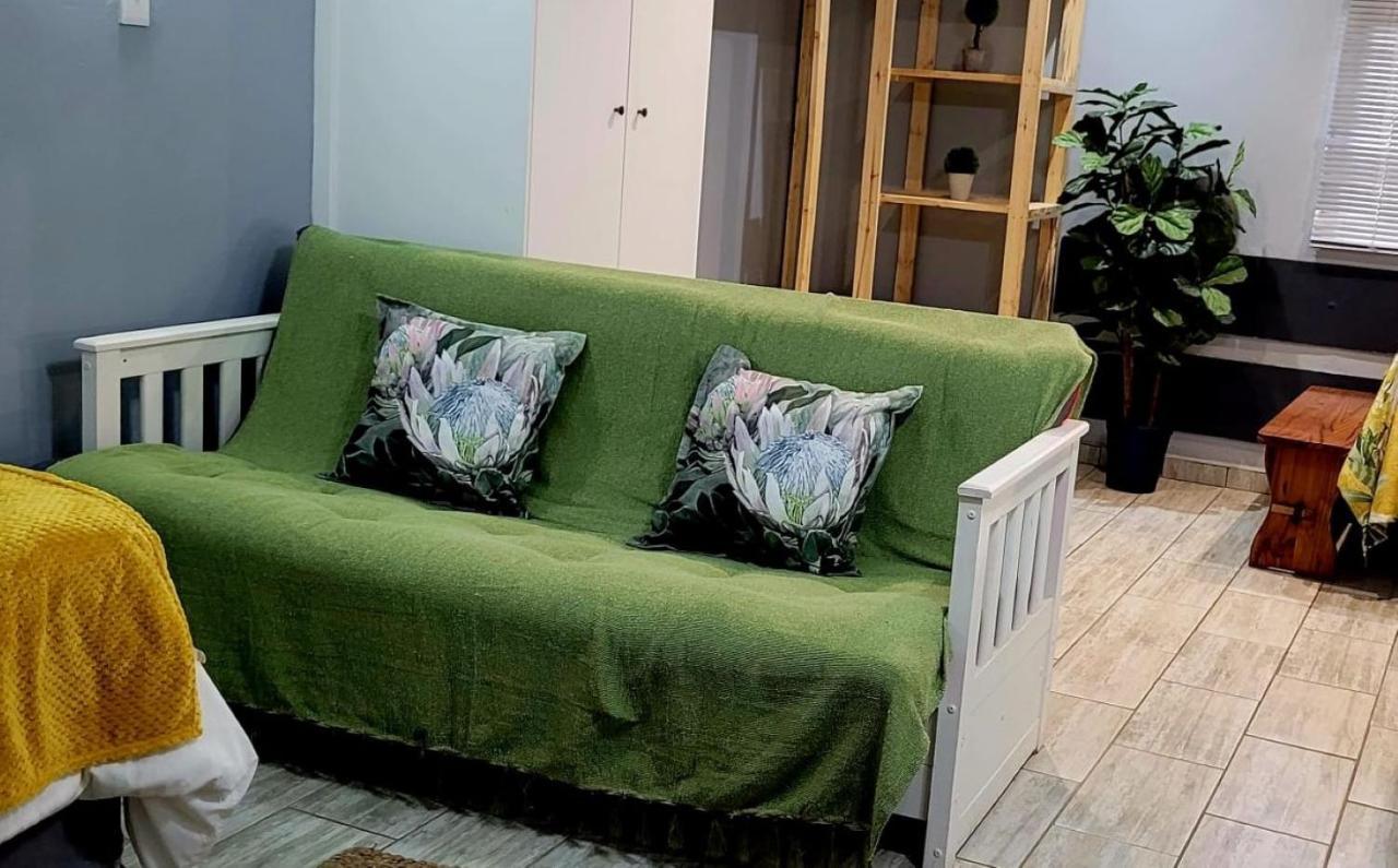 Graceland Guesthouse Почефструм Экстерьер фото