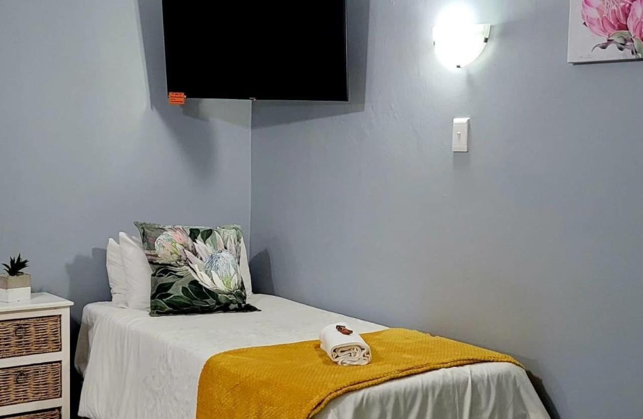 Graceland Guesthouse Почефструм Экстерьер фото