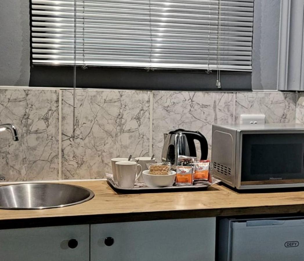 Graceland Guesthouse Почефструм Экстерьер фото